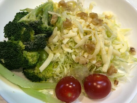 くるみとチーズのイタリアンサラダ